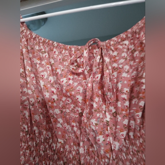 Short Sleeved Pink Short Dress - Picture 5 of 9